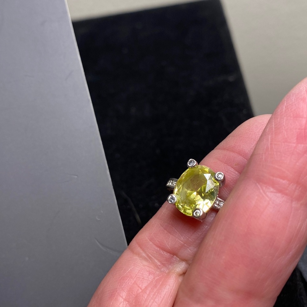 Oval Canary Yellow ring